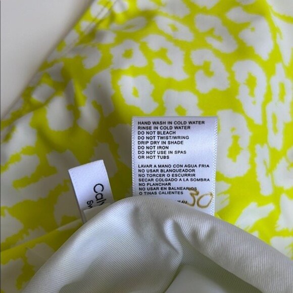 Calvin Klein Printed Tummy-Control One-Piece Swimsuit - 4 - Picture 9 of 9